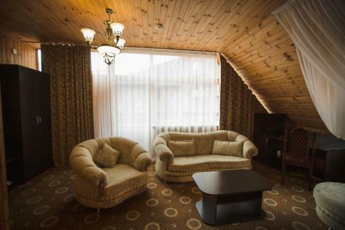 Hotel Snezhniy Bars Dombay
