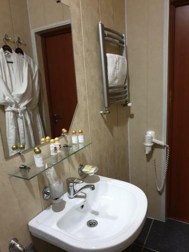 Hotel Snezhniy Bars Dombay