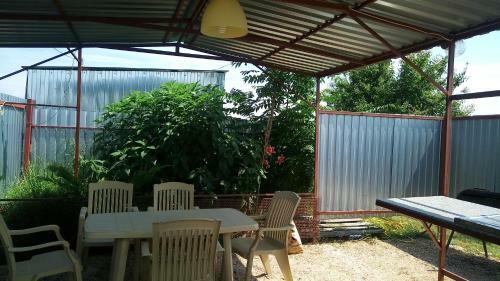 Hostal Azaliya Guest House