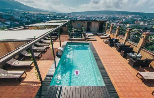 City Plaza Hotel