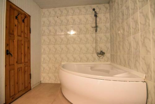 Hostal Guest House "golubaya Laguna"