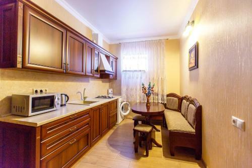 Hostal Guest House Akropol