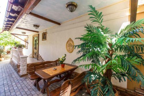 Hostal Guest House Akropol