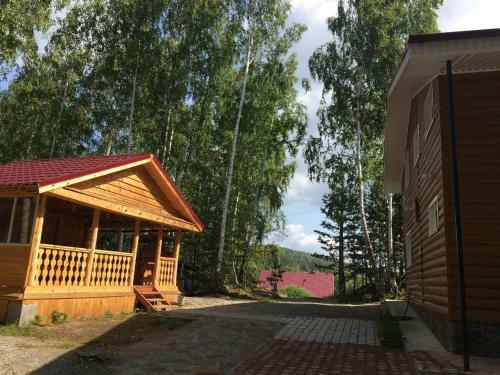 Lodge Dobriy Dom Guest House