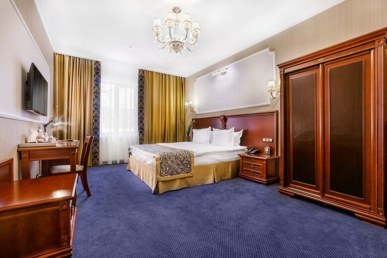 Hotel Dinastiya