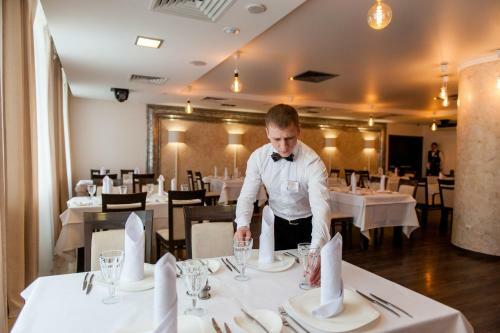 Avrora Business Hotel And Spa