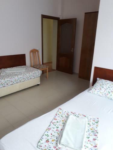 Hostal Guesthouse Lotos