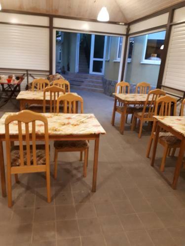 Hostal Guesthouse Lotos