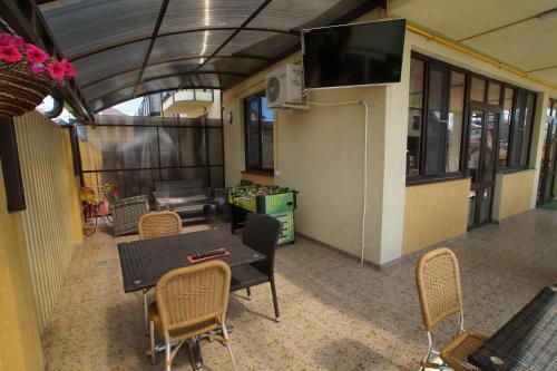 Hostal Karamel Guest House