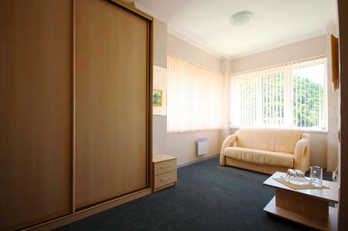 Hostal Solnechniy Guest House