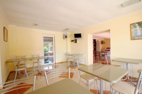 Hostal Solnechniy Guest House