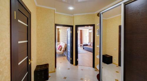 Apartment Crystal Na Revolutsii