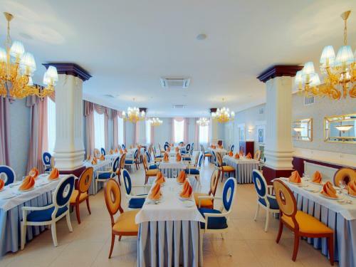 Hotel Dvor Podznoeva - Business Building