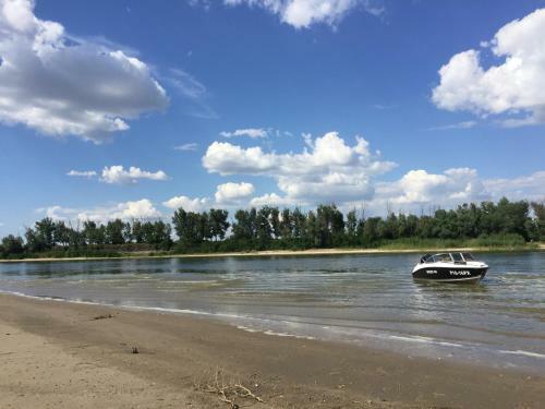 Hotel Rybolovnaya Baza Barkas