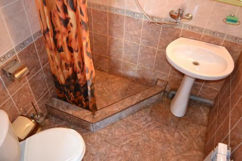 Hostal Cruise Guesthouse
