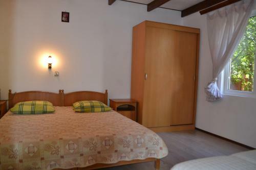 Hostal Cruise Guesthouse