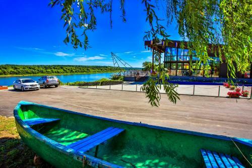 Hotel Pansionat Yakor