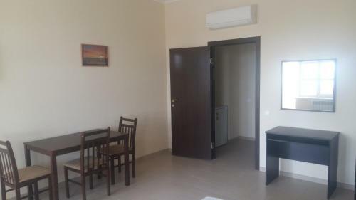 Hostal Health Guest House Zurbagan