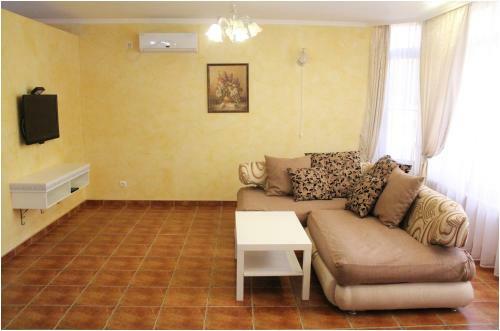 Hostal Assol Guest House