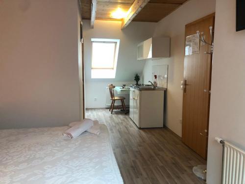 Hostal Encijan Apartments