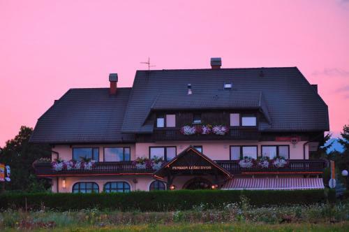 Hostal Guesthouse Leski Dvor