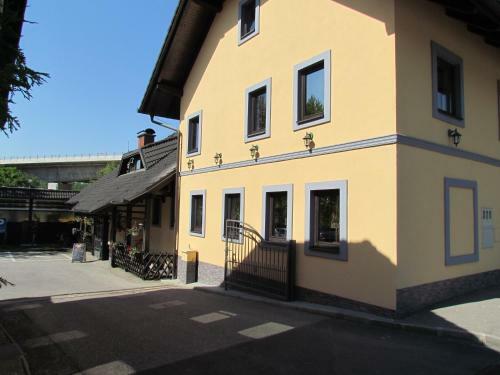 Hostal Pension Black Baron