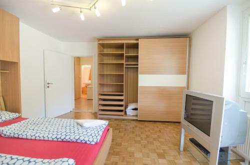 Apartment Near The Train Station