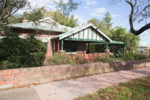 Cowan Street Bungalow
