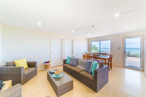 Hotel Mackerel Islands