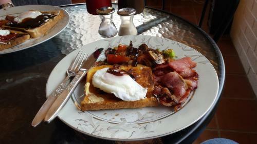 Hostal Oaktree Guest House