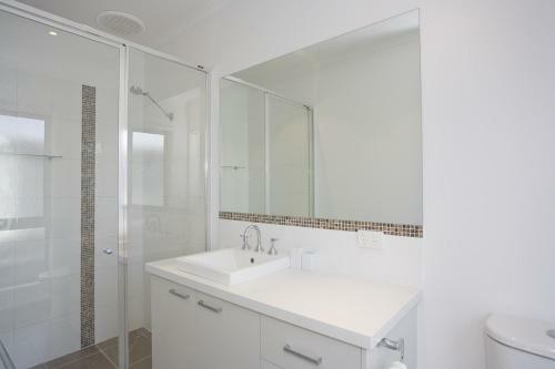 Beach & Golf Stays, Australia