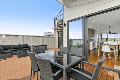 Beach & Golf Stays, Australia