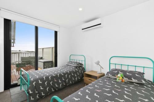 Beach & Golf Stays, Australia