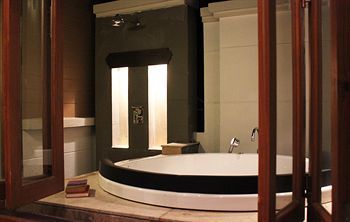 Hotel Maehaad Bay Resort
