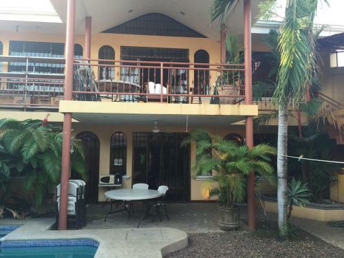 Hostal Cabinas Confort Puntarenas