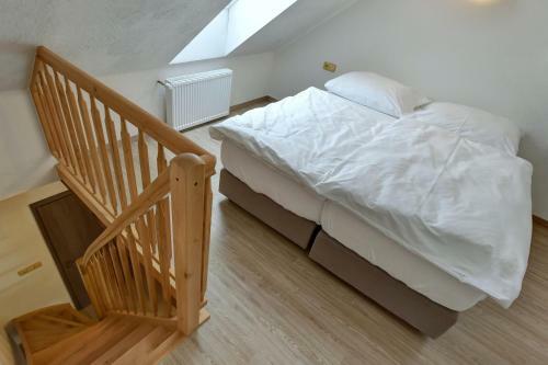 Apartamentos Zamecka Fortovna / Forester House