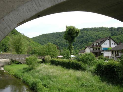 Bed & Breakfast Bnb Eifelpension Br�ckenschenke