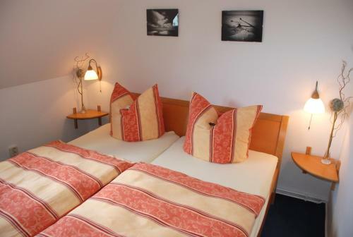 Apartamento Ferienappartements Unterm Reetdach