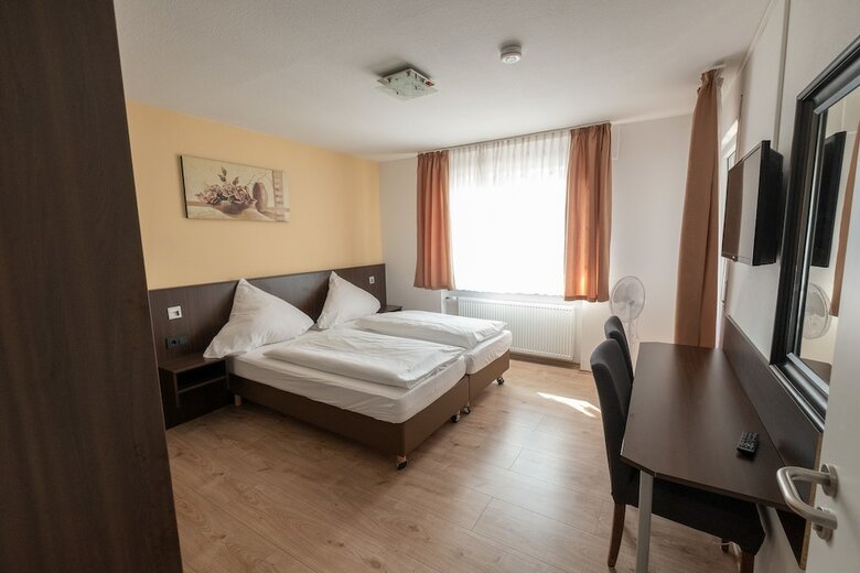 Hostal Schnitzelhaus Und Pension Stadt Rosbach
