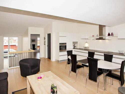 Apartamento Holiday Home Kirkeh�jvej II