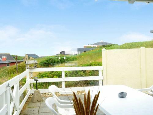 Three-bedroom Holiday Home In Henne 8