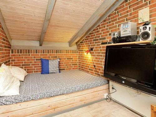 Three-bedroom Holiday Home In Henne 13