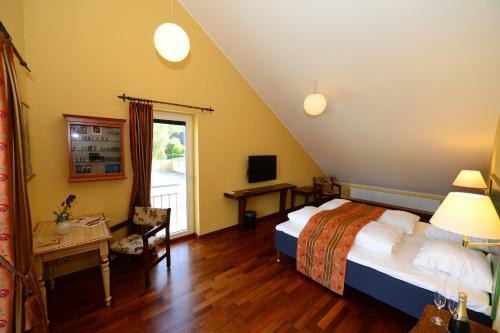 Hotel And Restaurant Fru Larsen