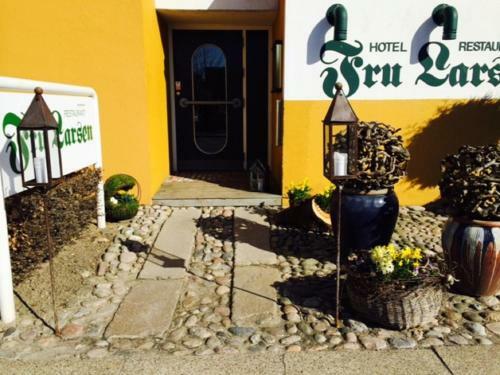 Hotel And Restaurant Fru Larsen