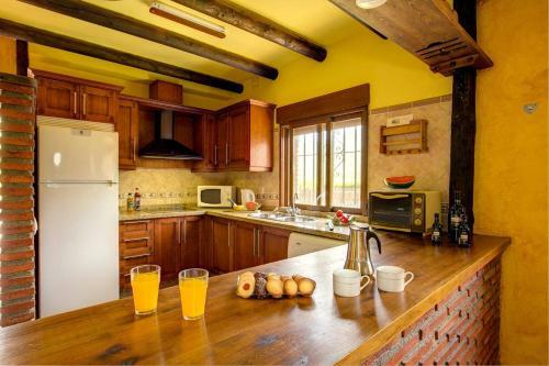 Los Tablones Villa Sleeps 4 Pool Wifi