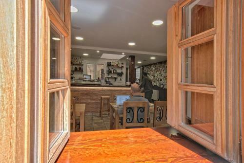 Hostal-bar Restaurante "la Fuente"