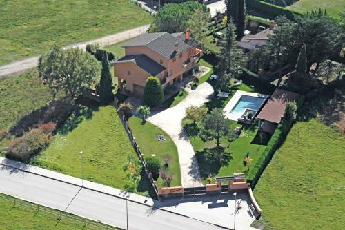Villa Llu�anes