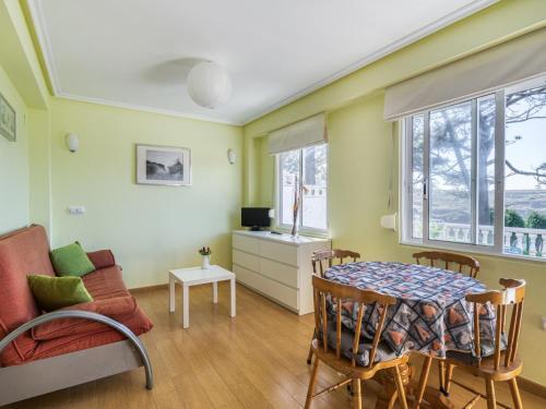 Cozy Apartment On The Beach In Oleiros