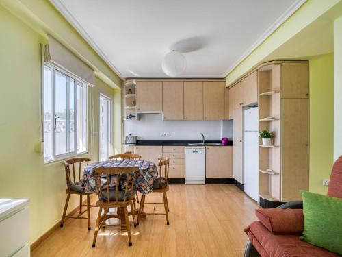 Cozy Apartment On The Beach In Oleiros