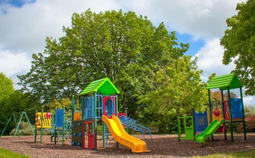Hotel Lakes And Craters Holiday Park